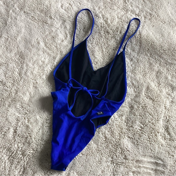 Jolyn Steve 2 - Beach Lounger Onesie - Picture 2 of 8